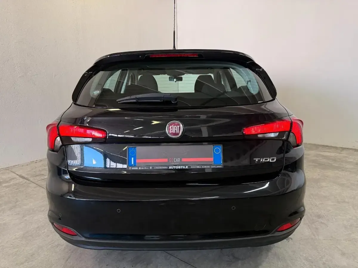 Usata Fiat Tipo Lounge 95 CV (69 kW) 2017 Nero Berlina