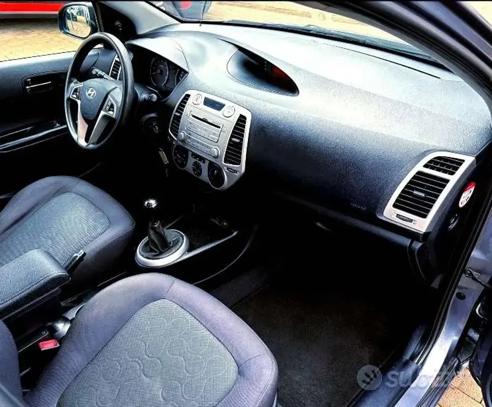 Usata Hyundai i20 Classic 77 CV (56 kW) 2009 Grigio Utilitaria