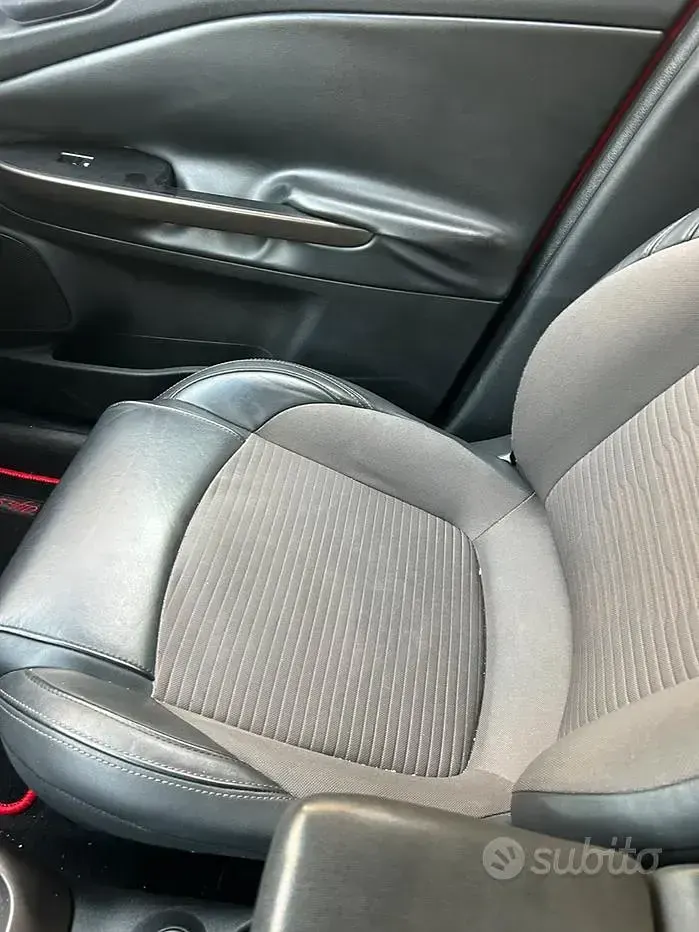 Usata Alfa Romeo Giulietta 150 CV (110 kW) 2015 Rosso Utilitaria