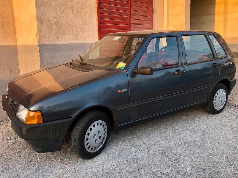 Usato 1992 Fiat Uno 1.0 Benzin 45 CV (3.500 €)
