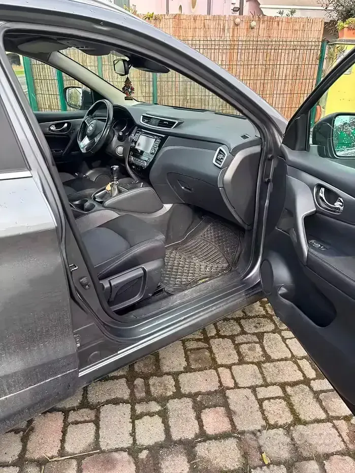 Usata Nissan Qashqai Tekna+ 116 CV (85 kW) 2018 Grigio SUV
