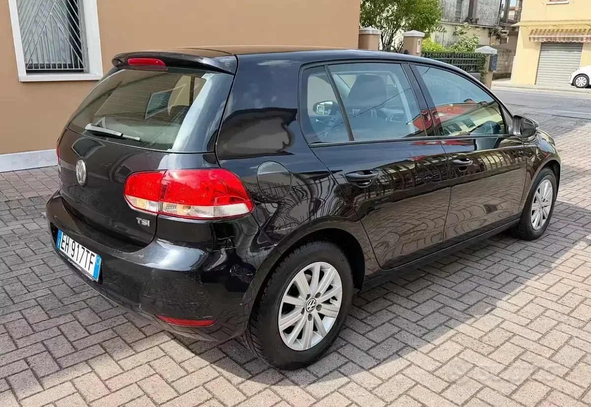 Usata VW Golf VI 105 CV (77 kW) 2011 Nero Utilitaria