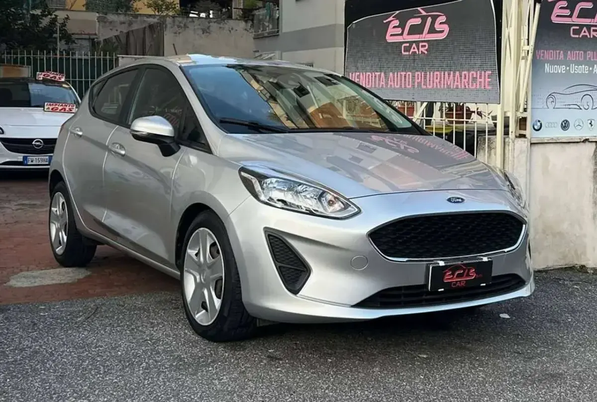 Usata Ford Fiesta 86 CV (63 kW) 2018 Grigio Utilitaria