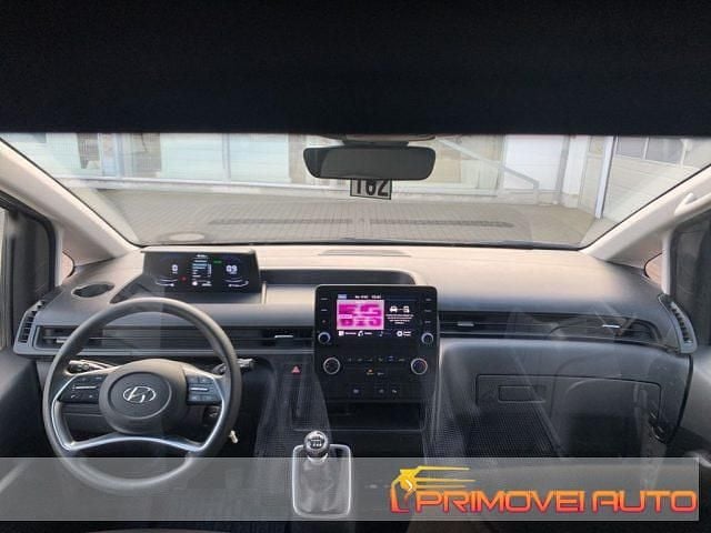 Usata Hyundai Staria 177 CV (130 kW) 2022 Bianco Monovolume