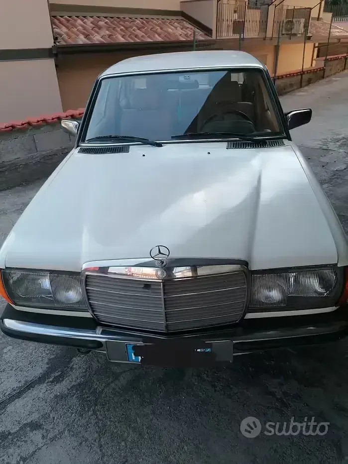 Usata Mercedes E230 1982 Bianco Berlina