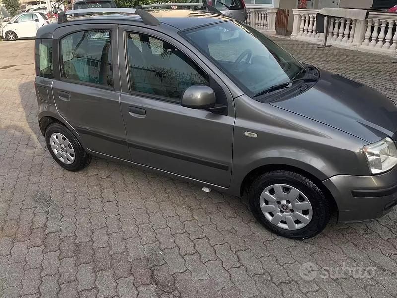 Usata Fiat Panda Dynamic 69 CV (50 kW) 2010 Grigio Utilitaria