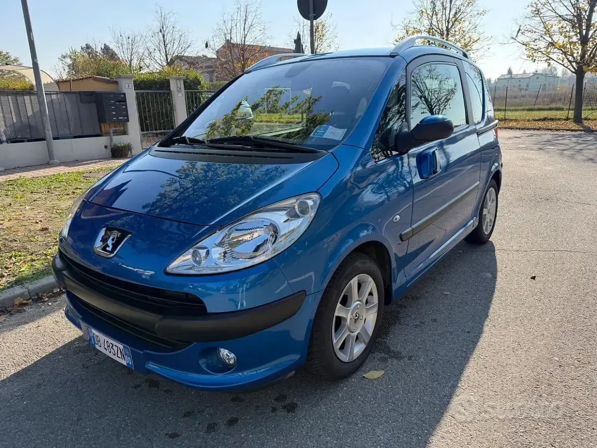 Usata Peugeot 1007 73 CV (53 kW) 2006 Blu Monovolume