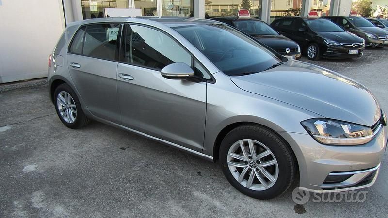 Usata VW Golf VII Executive 115 CV (84 kW) 2019 Beige Berlina