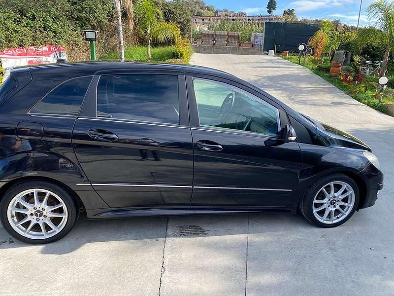 Usata Mercedes B180 Premium 109 CV (80 kW) 2010 Monovolume