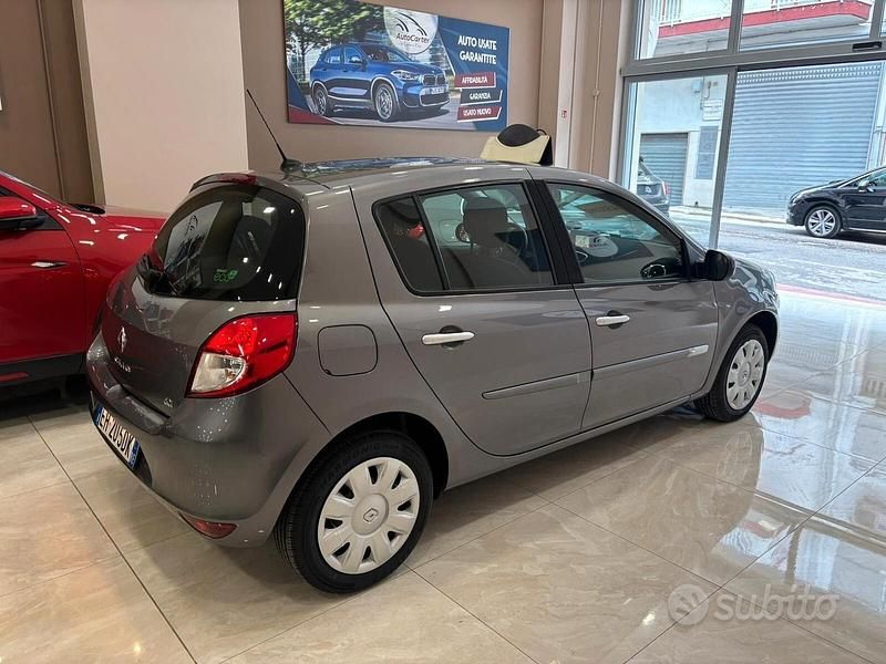Usata Renault Clio IV 75 CV (55 kW) 2012 Grigio Berlina