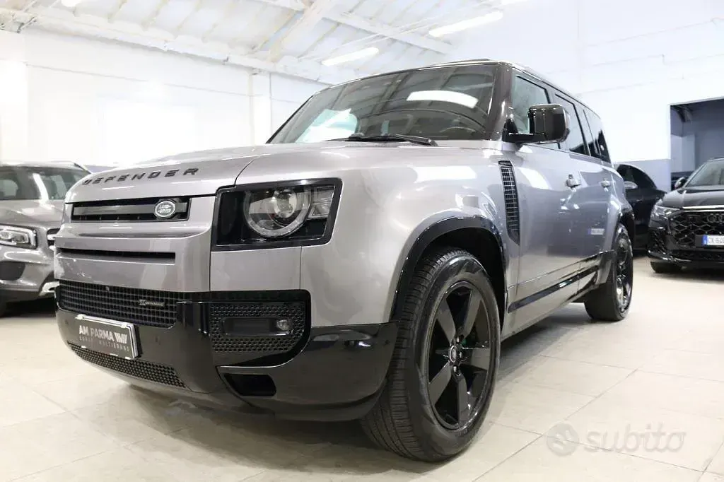 Usata Land Rover Defender SE Dynamic 200 CV (147 kW) 2023 Grigio SUV