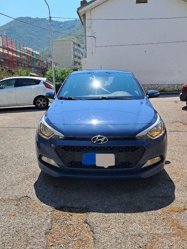 Usata Hyundai i20 75 CV (55 kW) 2017 Blu Berlina