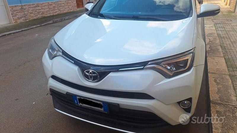 Usata Toyota RAV4 143 CV (105 kW) 2016 SUV