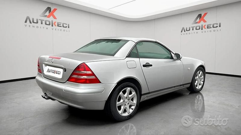 Usata Mercedes SLK200 AMG 136 CV (100 kW) 1997 Grigio Cabrio