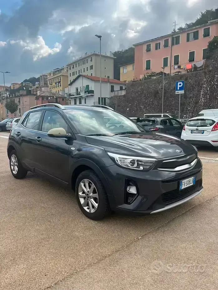 Usata Kia Stonic 120 CV (88 kW) 2019 Grigio SUV