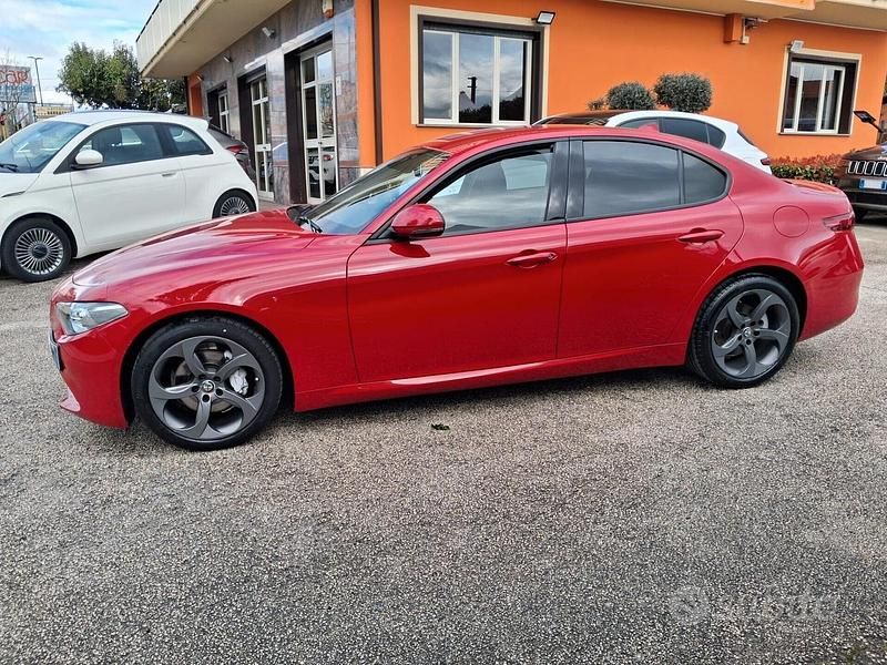 Usata Alfa Romeo Giulia Tech Edition 160 CV (117 kW) 2019 Rosso Berlina