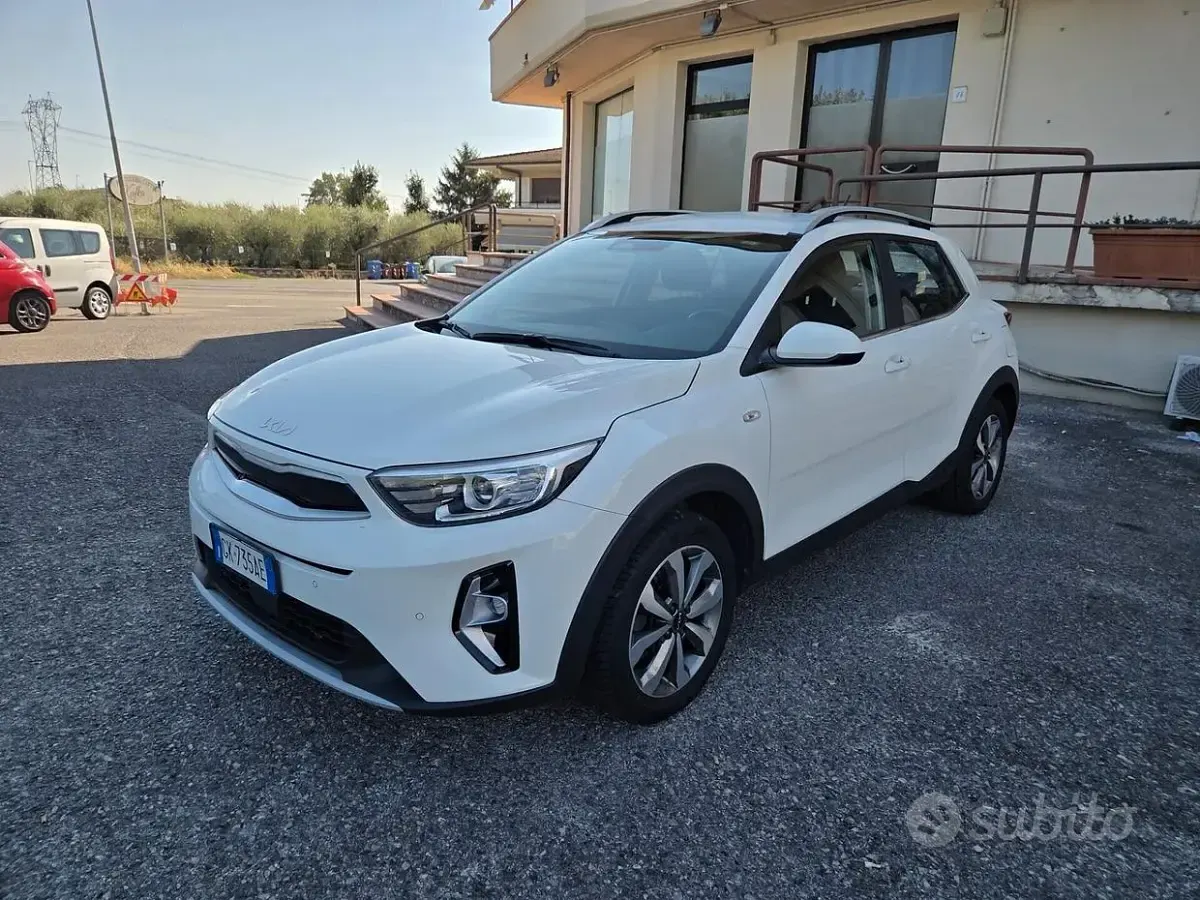 Usata Kia Stonic Style 82 CV (60 kW) 2022 Bianco SUV