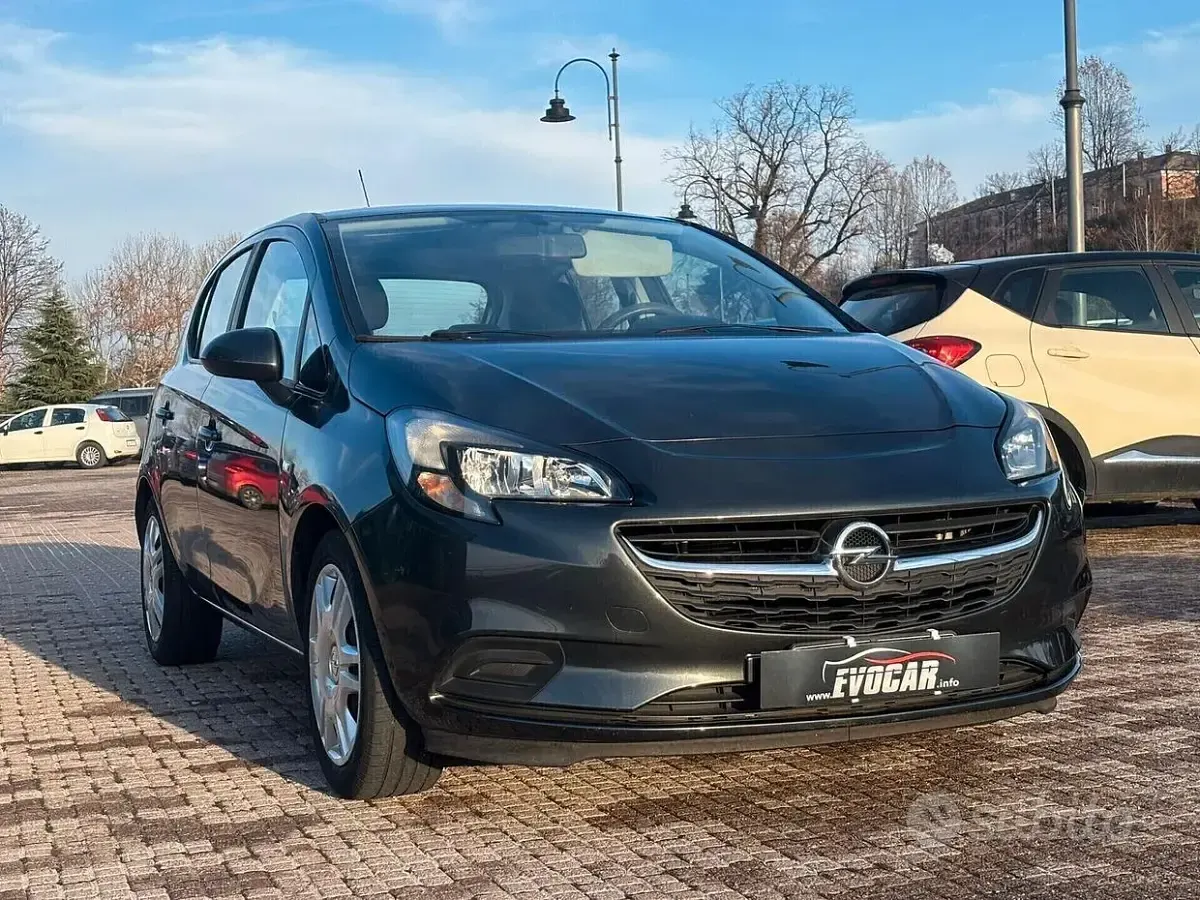 Usado Opel Corsa 90 CV (66 kW) 2017 Gris Utilitario