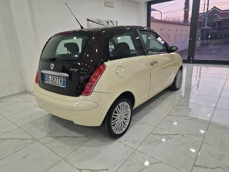 Usata Lancia Ypsilon 73 CV (53 kW) 2006 Beige Utilitaria