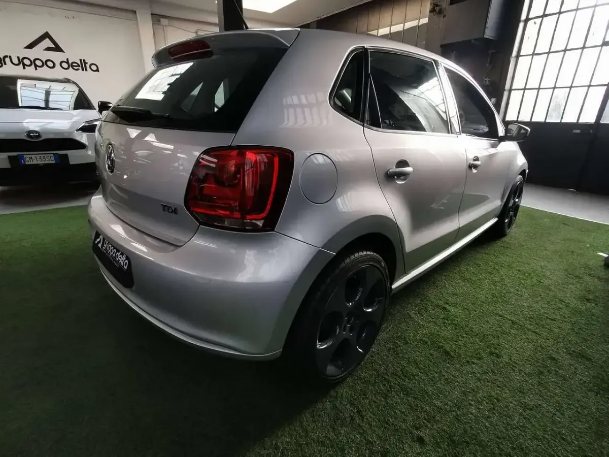 Usata VW Polo Trendline 75 CV (55 kW) 2011 Argento Utilitaria