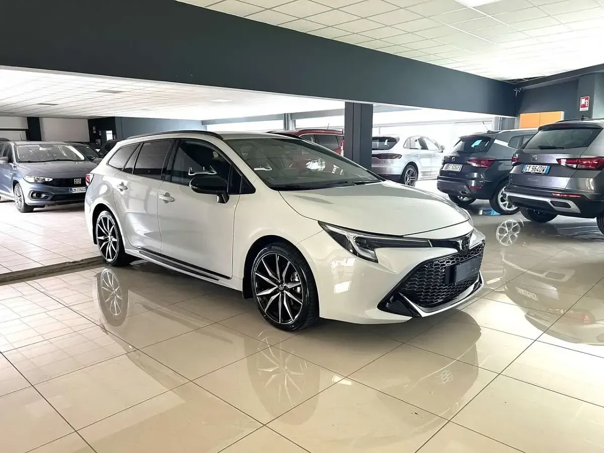 Usata Toyota Corolla Sport 140 CV (102 kW) 2023 Bianco Station wagon