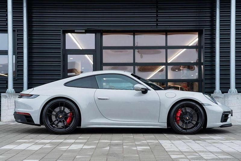 Usata Porsche 911 Carrera 4 GTS 480 CV (353 kW) 2022 Gesso Coupé