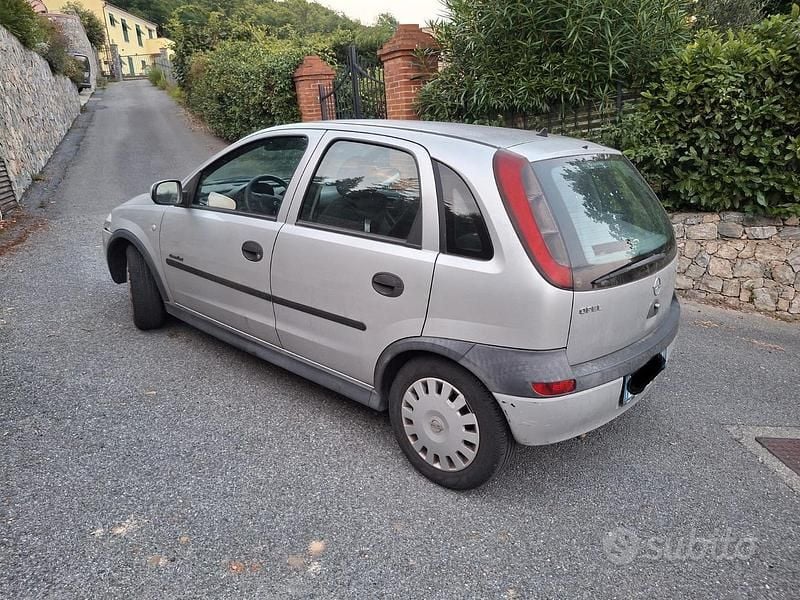 Usata Opel Corsa 75 CV (55 kW) 2002 Grigio Utilitaria