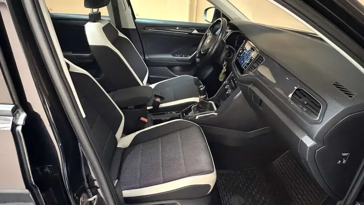 Usata VW T-Roc Advance 116 CV (85 kW) 2019 Nero SUV