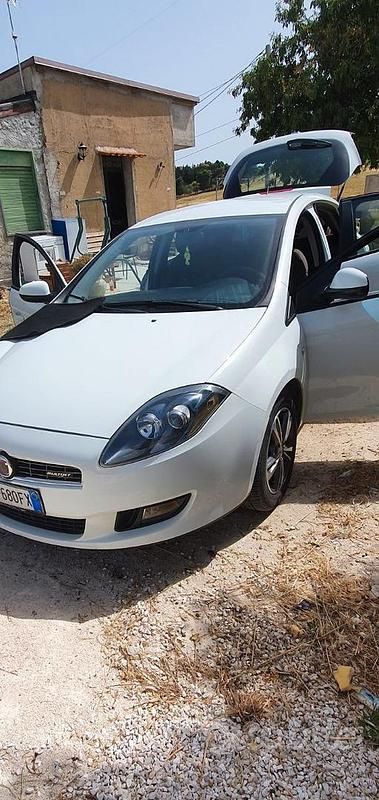 Bianco Usata 2008 Fiat Bravo Due volumi | 3000 € (Buon prezzo) - Immagine 1/4