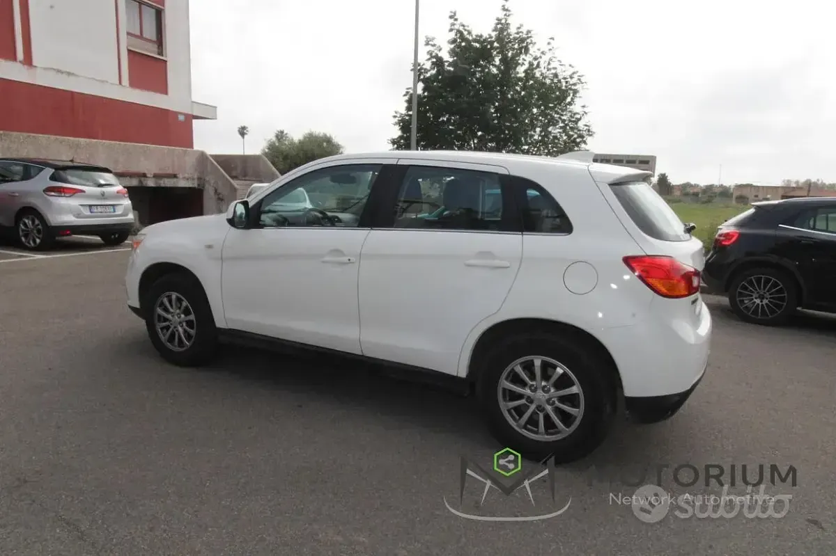 Usata Mitsubishi ASX 117 CV (86 kW) 2018 Bianco SUV