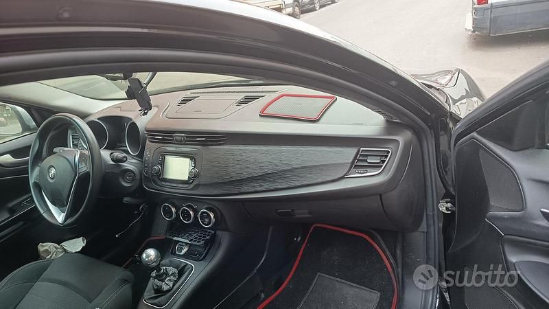Usata Alfa Romeo Giulietta 120 CV (88 kW) 2013 Nero Utilitaria