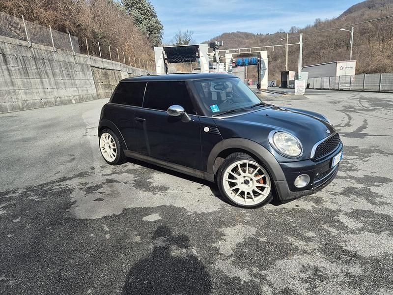 Begagnad Mini Cooper 109 HK (80 kW) 2008 Svart Halvkombi