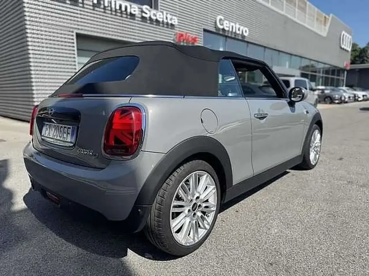 Usata Mini Cooper D Cabriolet 116 CV (85 kW) 2019 Beige Cabrio