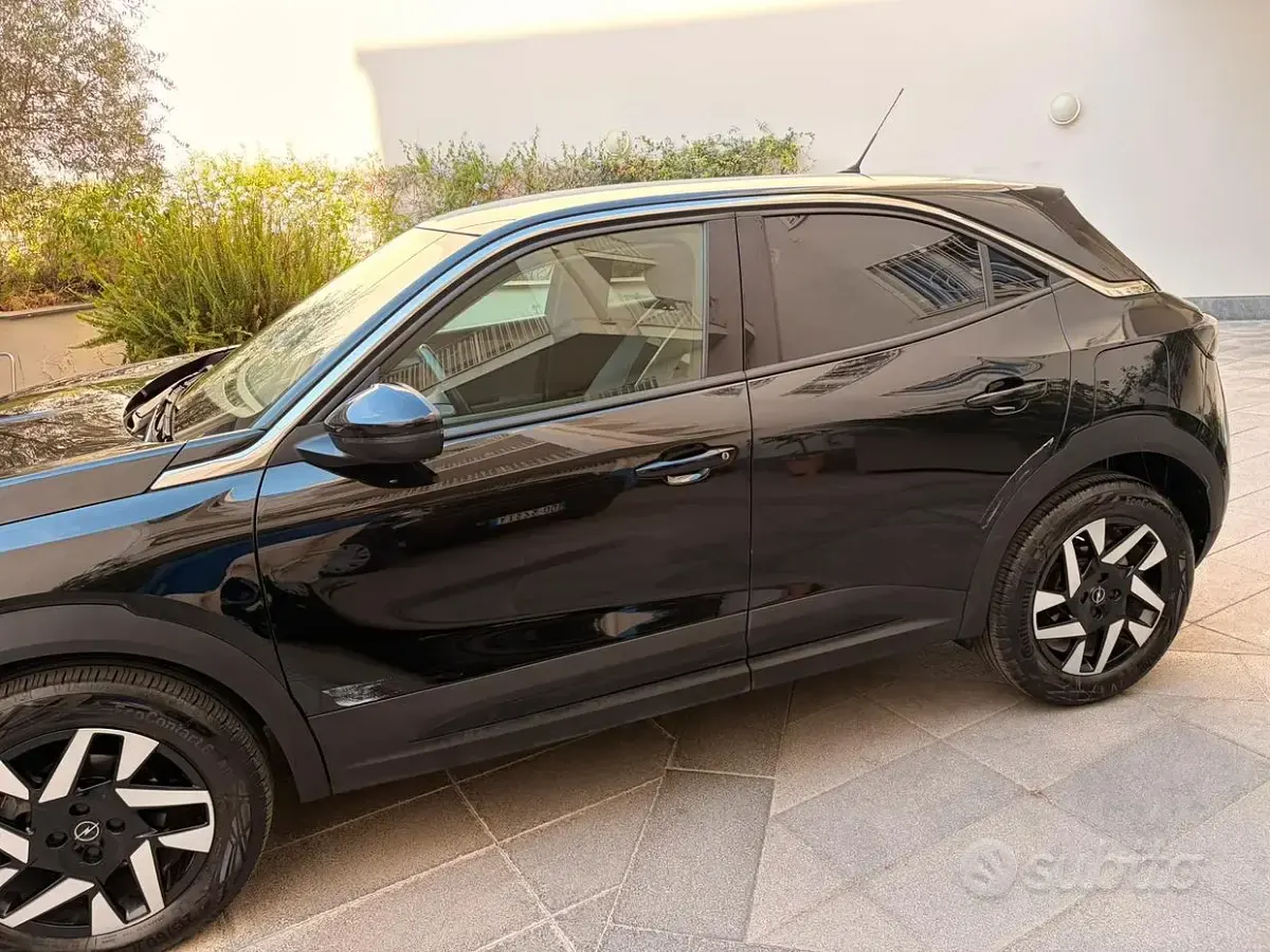 Usata Opel Mokka Elegance 101 CV (74 kW) 2021 Nero SUV