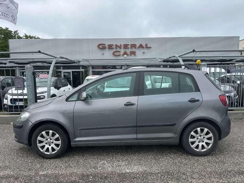 Usata VW Golf Plus Comfortline 105 CV (77 kW) 2007 Gray Monovolume