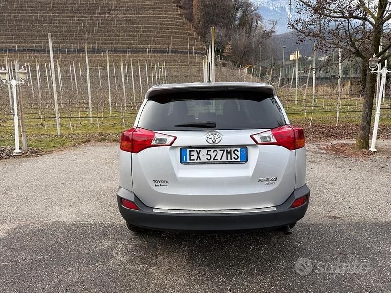 Usata Toyota RAV4 Lounge 124 CV (91 kW) 2014 Grigio SUV