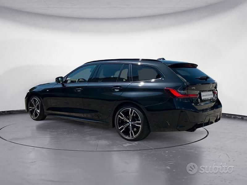 Usata BMW 320e M Sport 190 CV (139 kW) 2024 Verde Station wagon