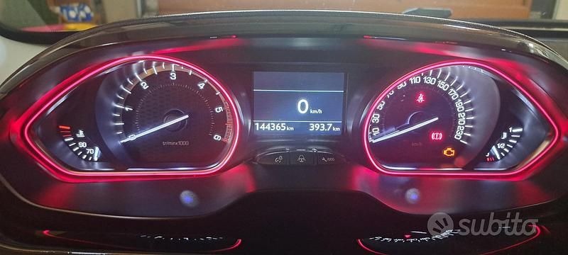 Usata Peugeot 2008 GT-line 120 CV (88 kW) 2017 Bianco SUV