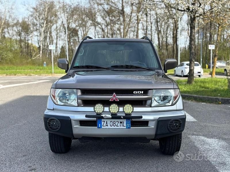 Usata Mitsubishi Pajero 129 CV (94 kW) 2002 Grigio SUV