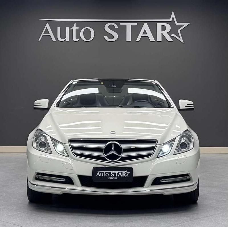 Usata Mercedes E200 Avantgarde 184 CV (135 kW) 2011 Bianco Cabrio