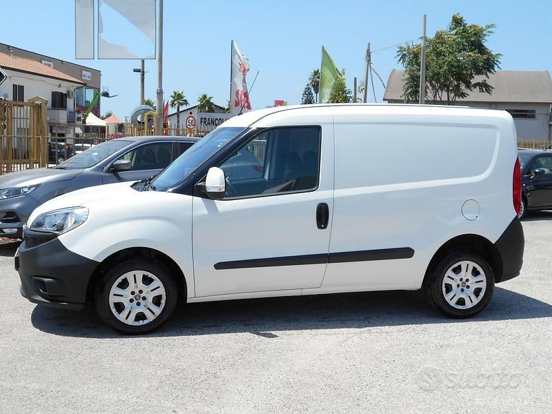 Usata Fiat Doblò 95 CV (69 kW) 2017 Bianco Monovolume