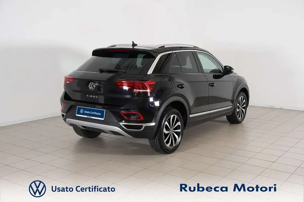 Usata VW T-Roc Style 110 CV (80 kW) 2023 Nero SUV