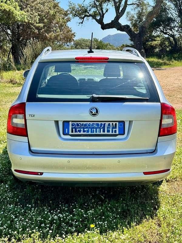 Gebraucht Skoda Octavia Elegance 105 PS (77 kW) 2013 Silber Kombi