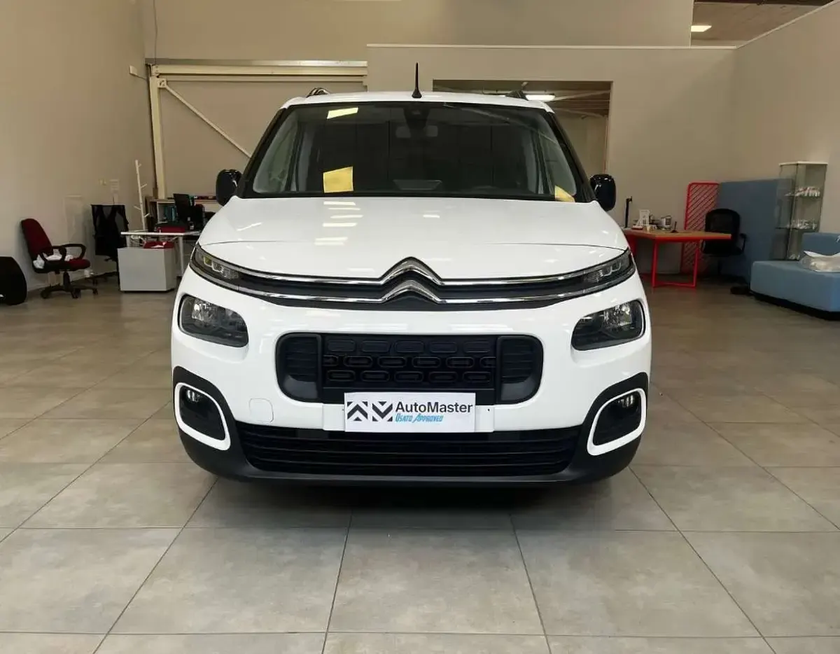 Usata Citroën Berlingo Live 102 CV (75 kW) 2021 Blu Monovolume