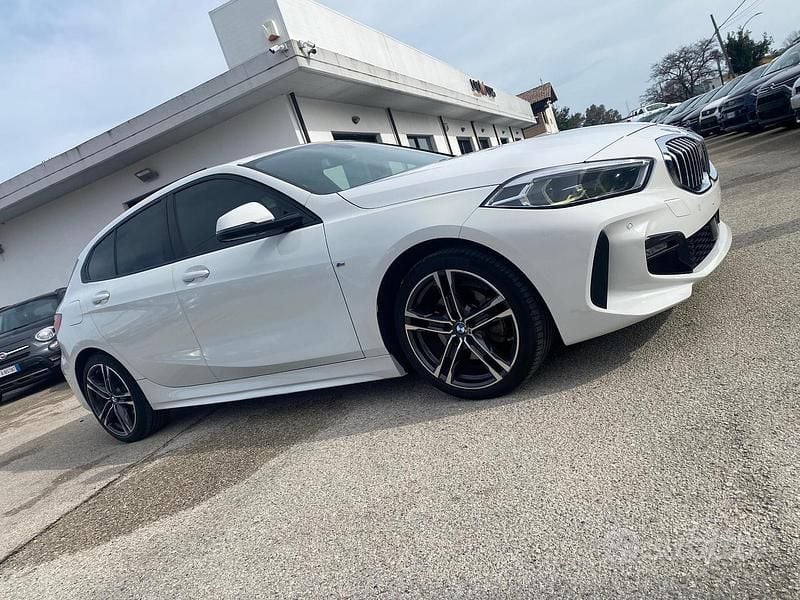 Usata BMW 118 M Sport 150 CV (110 kW) 2019 Bianco Utilitaria