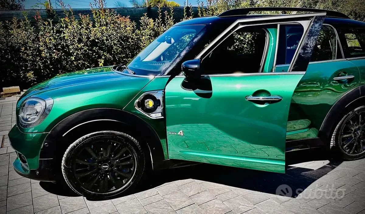 Usata Mini Countryman 220 CV (161 kW) 2020 Verde SUV