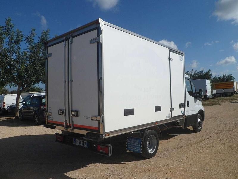 Usata Iveco Daily 150 CV (110 kW) 2017 Bianco Furgone