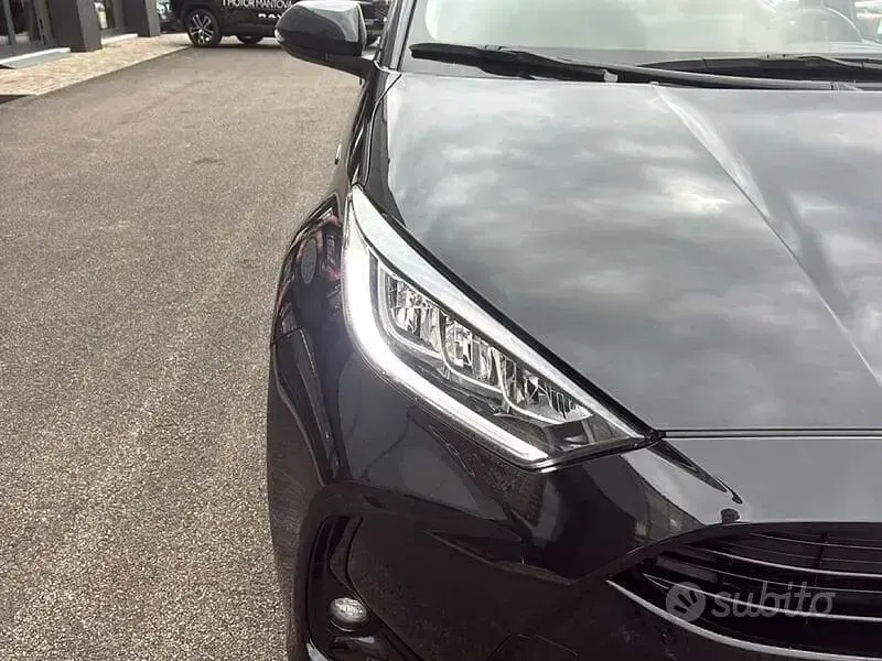Usata Toyota Yaris Hybrid Trend 116 CV (85 kW) 2021 Other Berlina