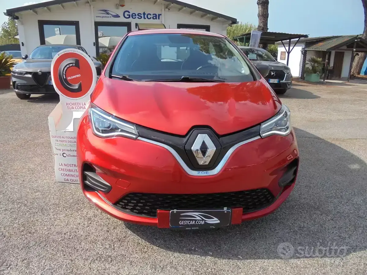 Usata Renault Zoe Life 50 kW (69 CV) 2020 Rosso Utilitaria