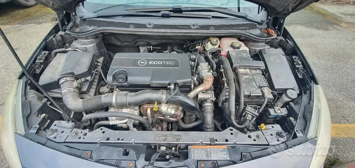 Usata Opel Astra 110 CV (80 kW) 2012 Grigio Berlina